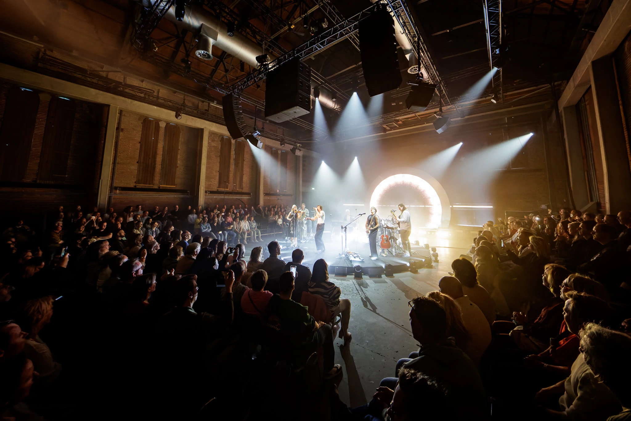 Son Mieux hour Westergas, 2026 — concertfotografie door Wouter Vellekoop